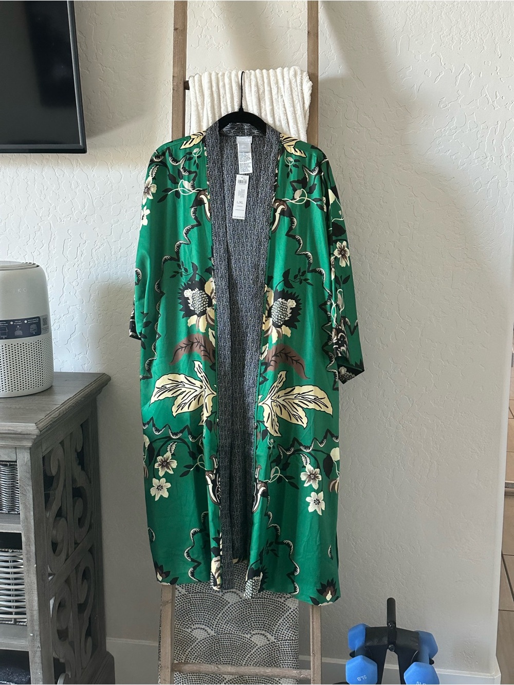 Chico's Emerald Green Floral Satin Kimono Robe with Black Trim - Picture 2 of 9